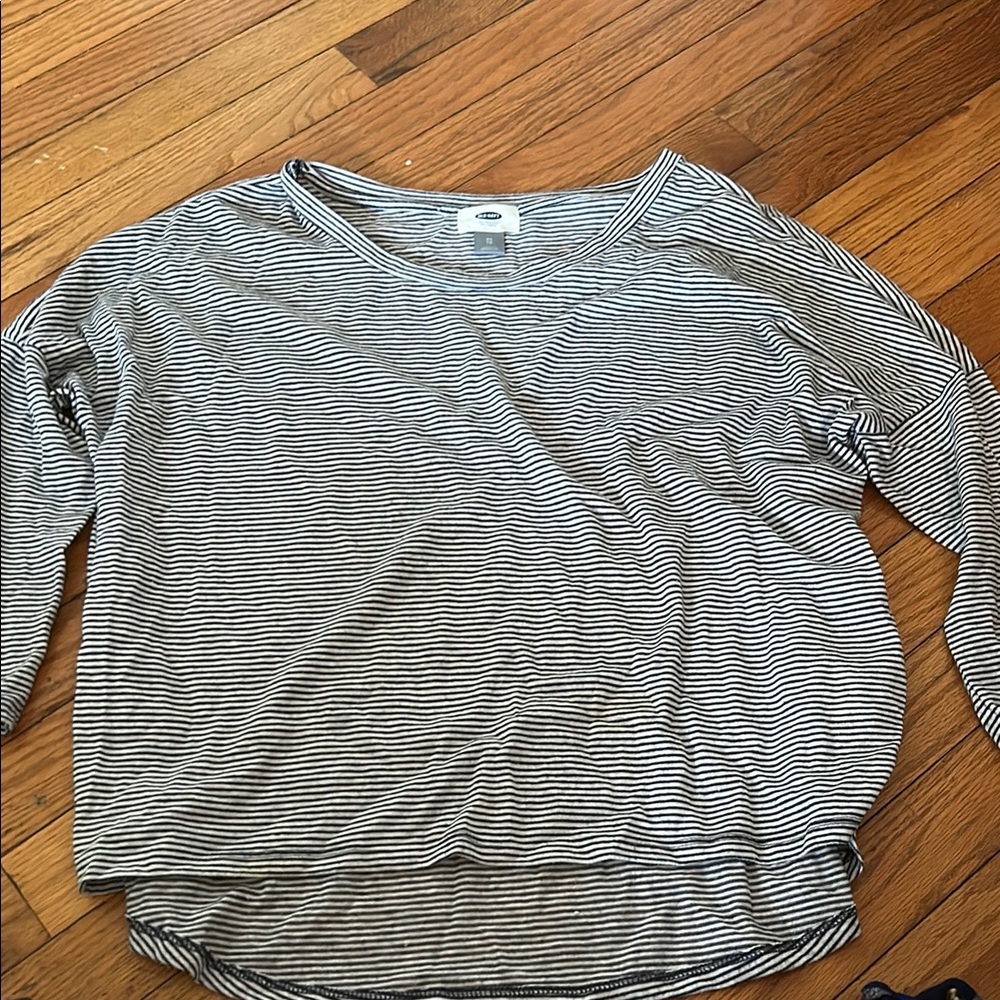 Old Navy White and Blue Relaxed 3/4 Sleeve Tee